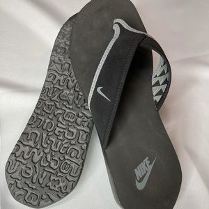 Nike slides. Worn once. Men’s size 11.